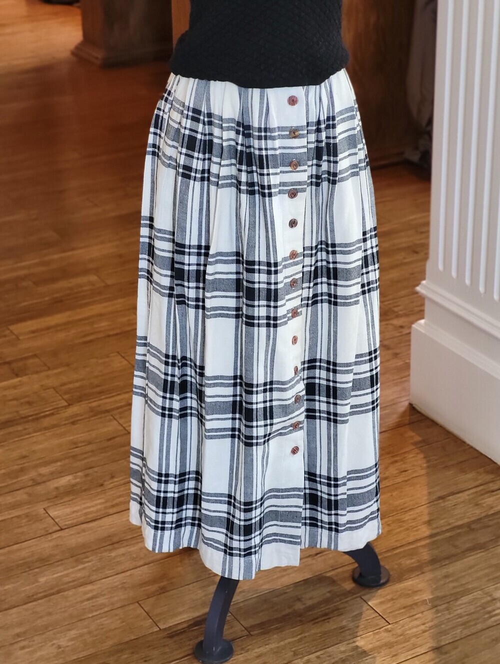 British Kahki 90s Ivory/Black Plaid Pleated Maxi Skirt Size 8